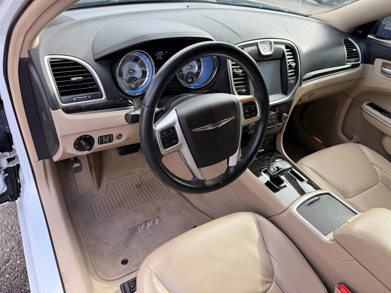 Chrysler 300 Limited RWD 2012