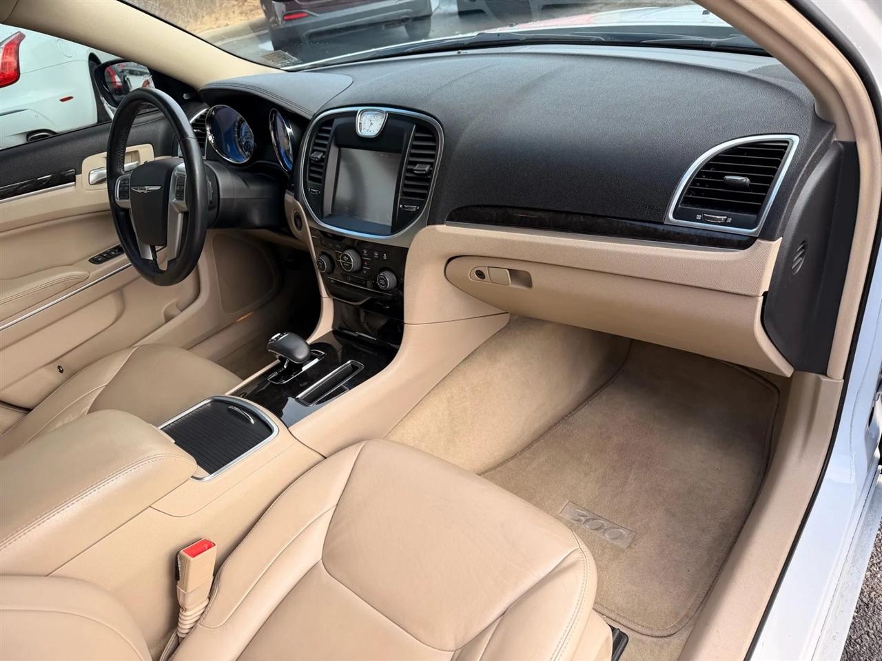 Chrysler 300 Limited RWD 2012