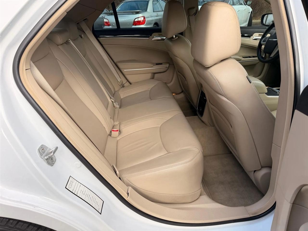 Chrysler 300 Limited RWD 2012