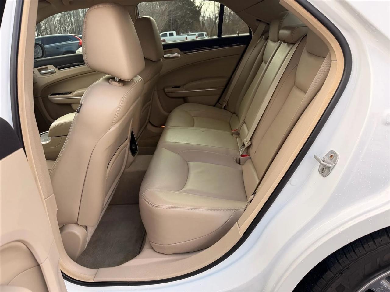 Chrysler 300 Limited RWD 2012