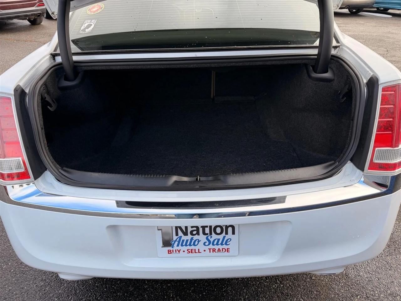 Chrysler 300 Limited RWD 2012