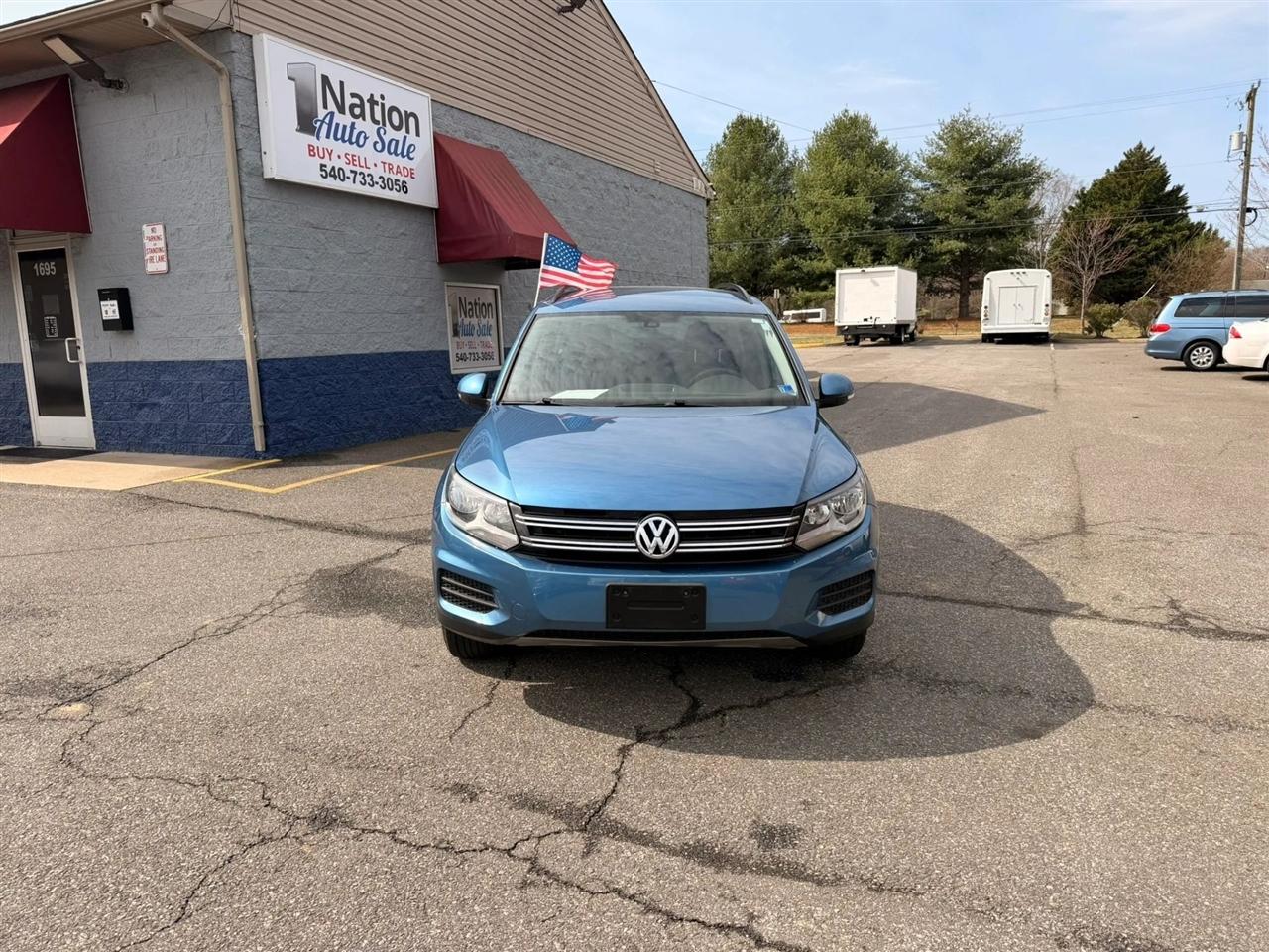 Volkswagen Tiguan S 2017