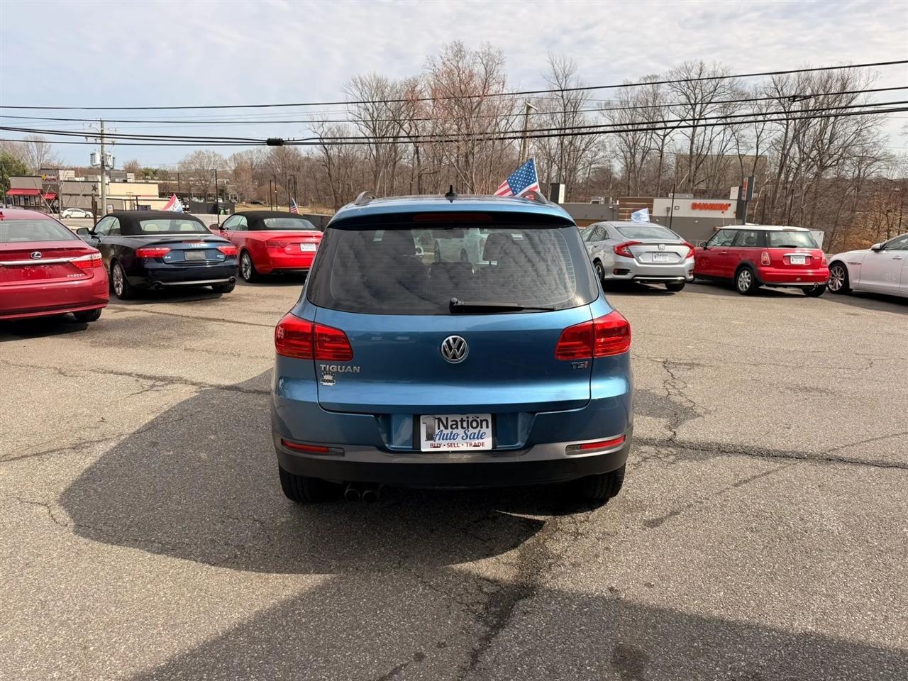 Volkswagen Tiguan S 2017