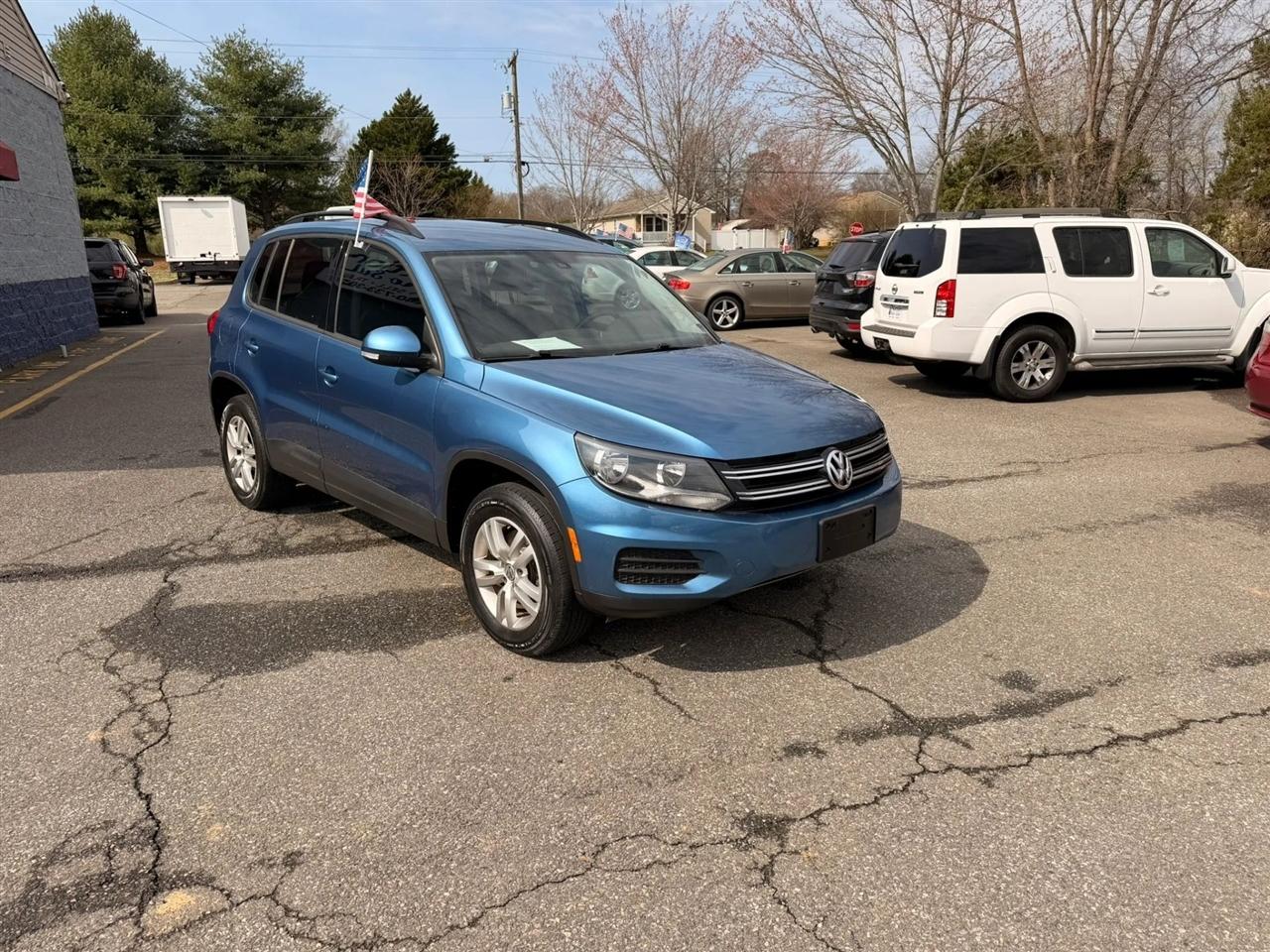 Volkswagen Tiguan S 2017