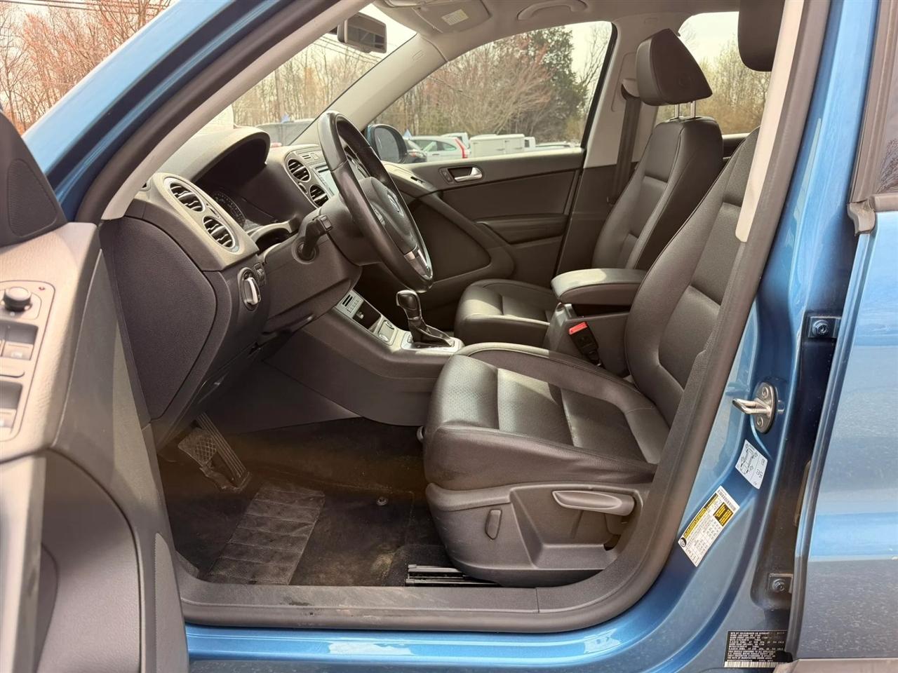 Volkswagen Tiguan S 2017