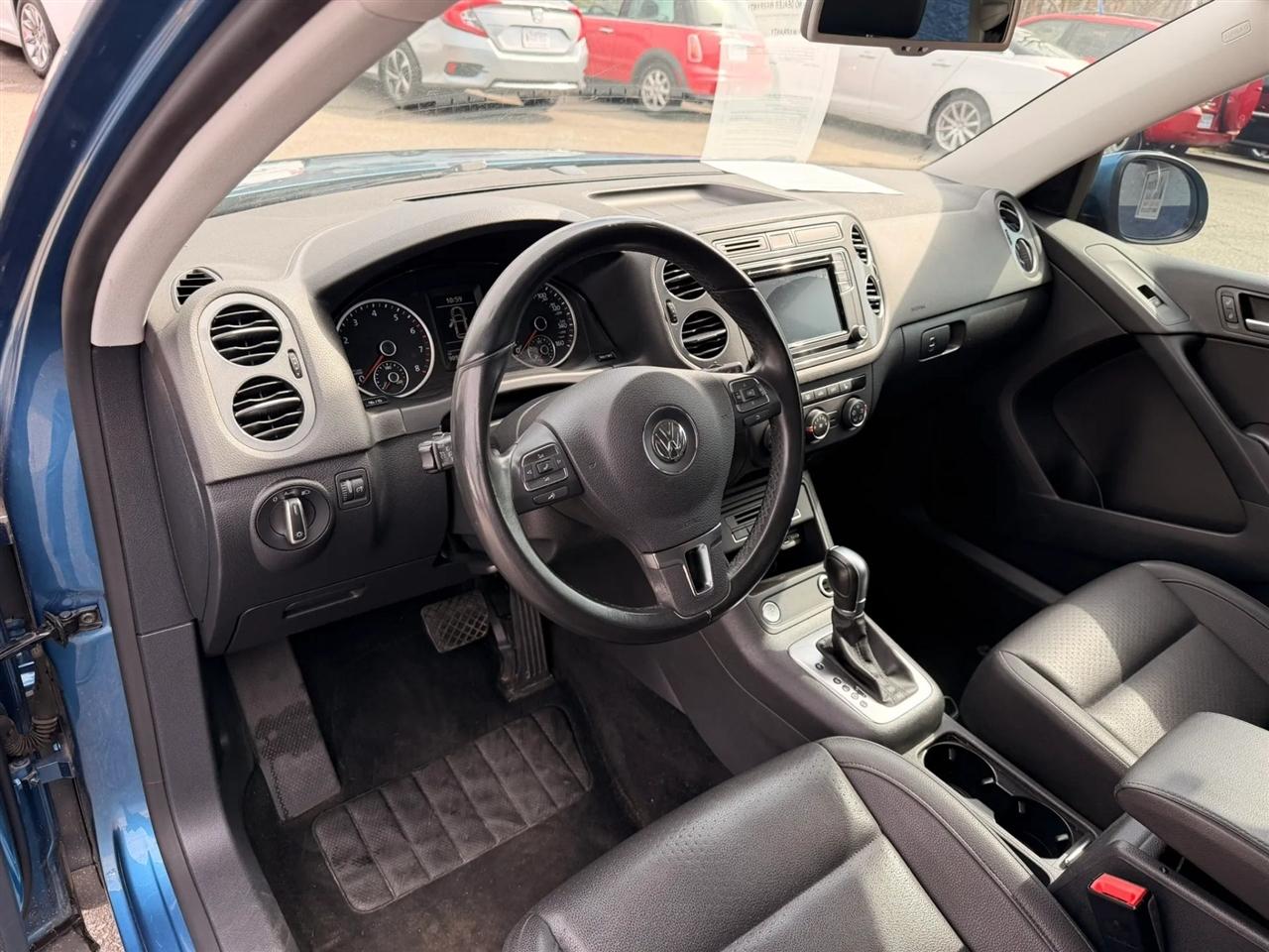 Volkswagen Tiguan S 2017