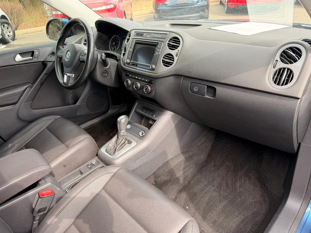 Volkswagen Tiguan S 2017