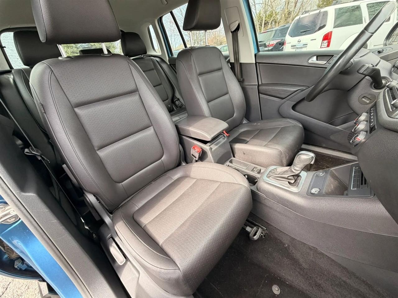 Volkswagen Tiguan S 2017