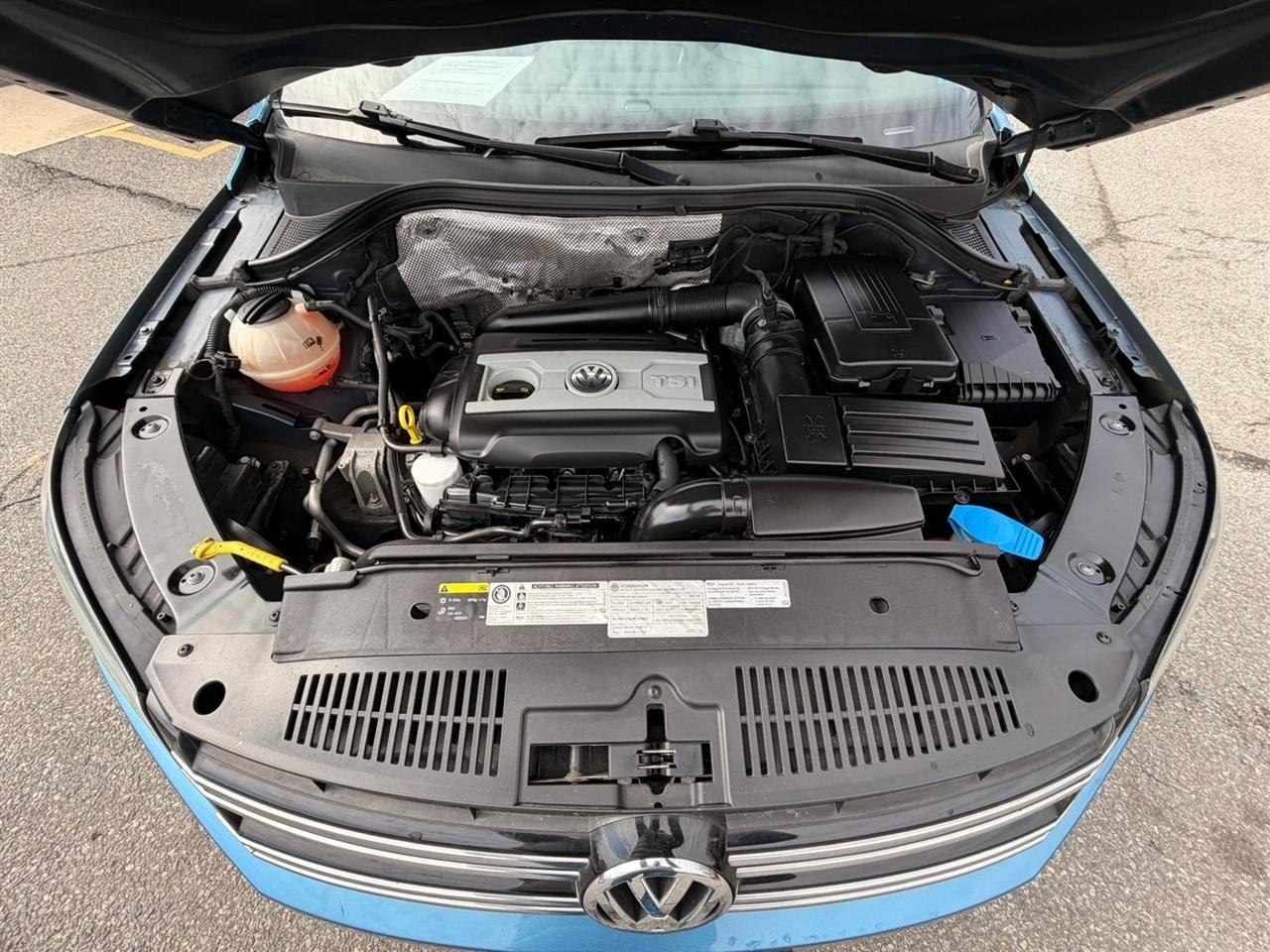 Volkswagen Tiguan S 2017