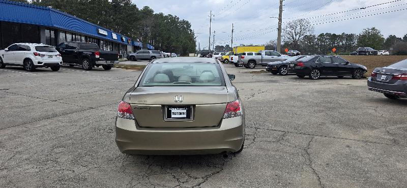 Honda Accord LX sedan AT 2010