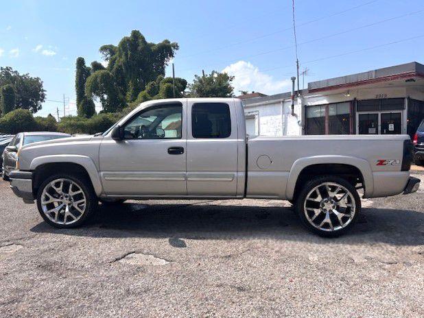 2005 Chevrolet Silverado 1500 Work Truck Ext. Cab Short Bed 4WD