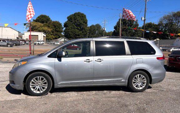 2011 Toyota Sienna XLE 8-Pass V6
