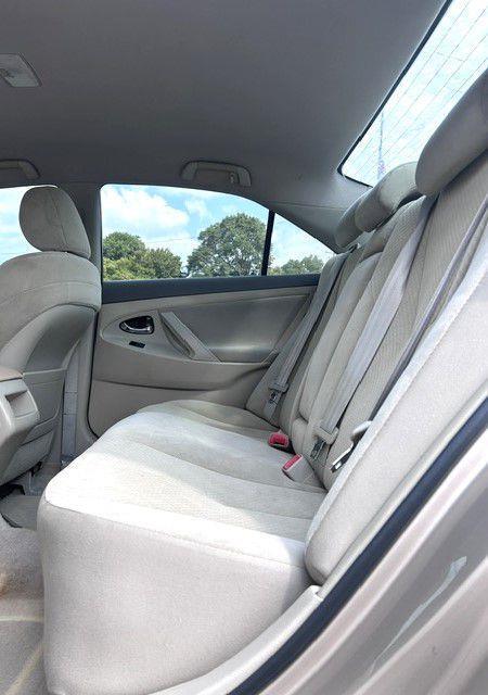 Toyota Camry photo 6