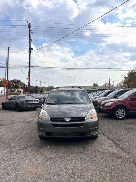 Toyota Sienna photo 5