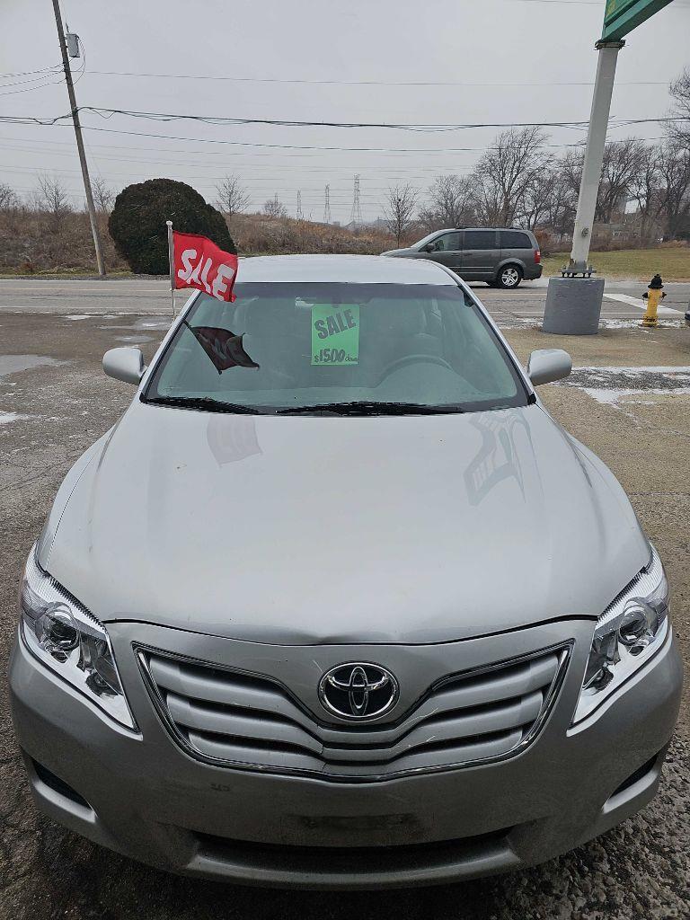 Toyota Camry Base 6-Spd AT 2011