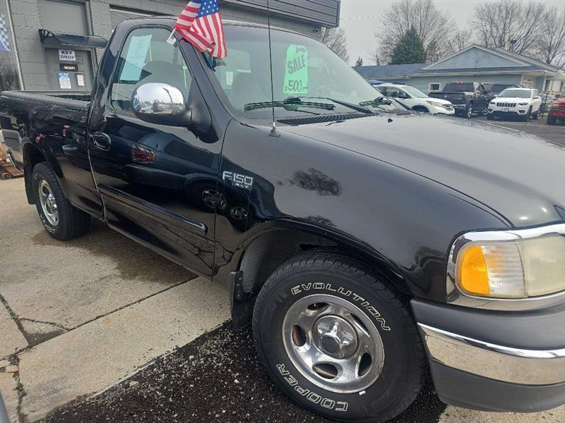 Ford F-150 XL Long Bed 2WD 2001