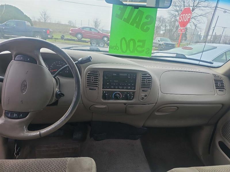 Ford F-150 XL Long Bed 2WD 2001