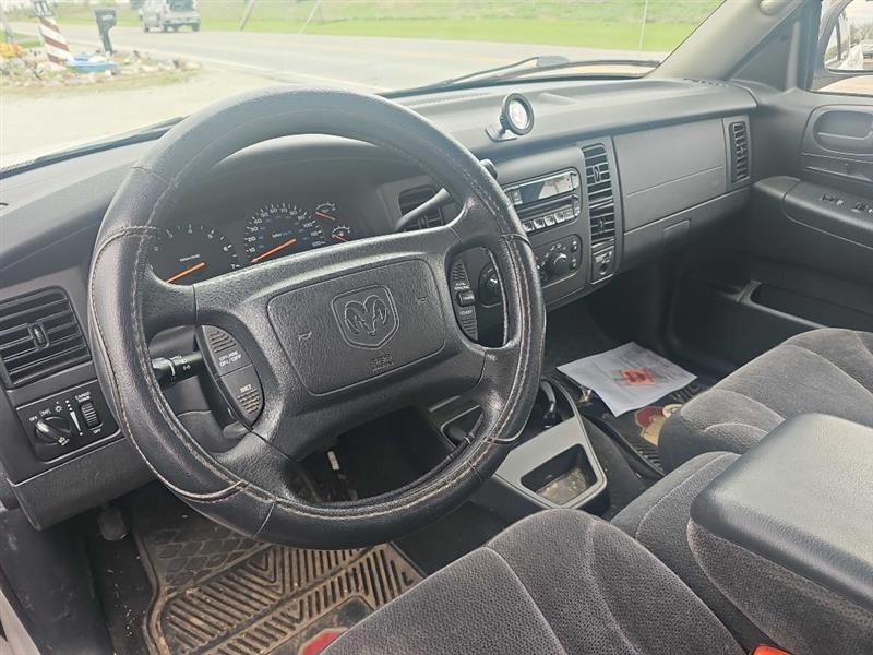 Dodge Dakota SLT Club Cab 2WD 2002