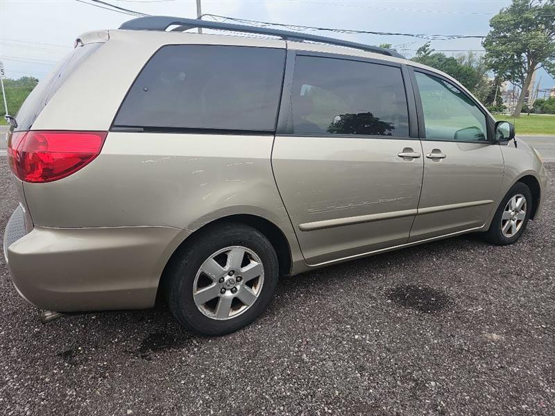Toyota Sienna CE FWD 7-Passenger 2007