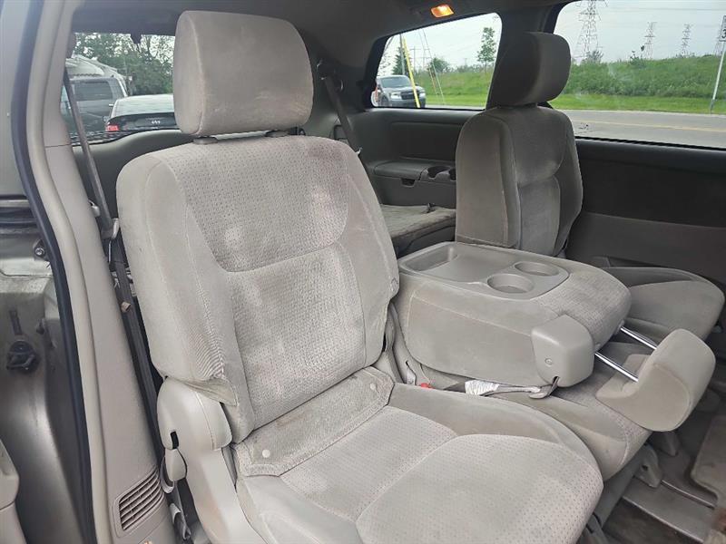 Toyota Sienna CE FWD 7-Passenger 2007