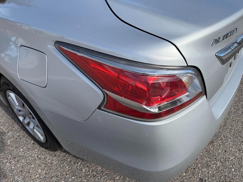 Nissan Altima 2.5 S 2014