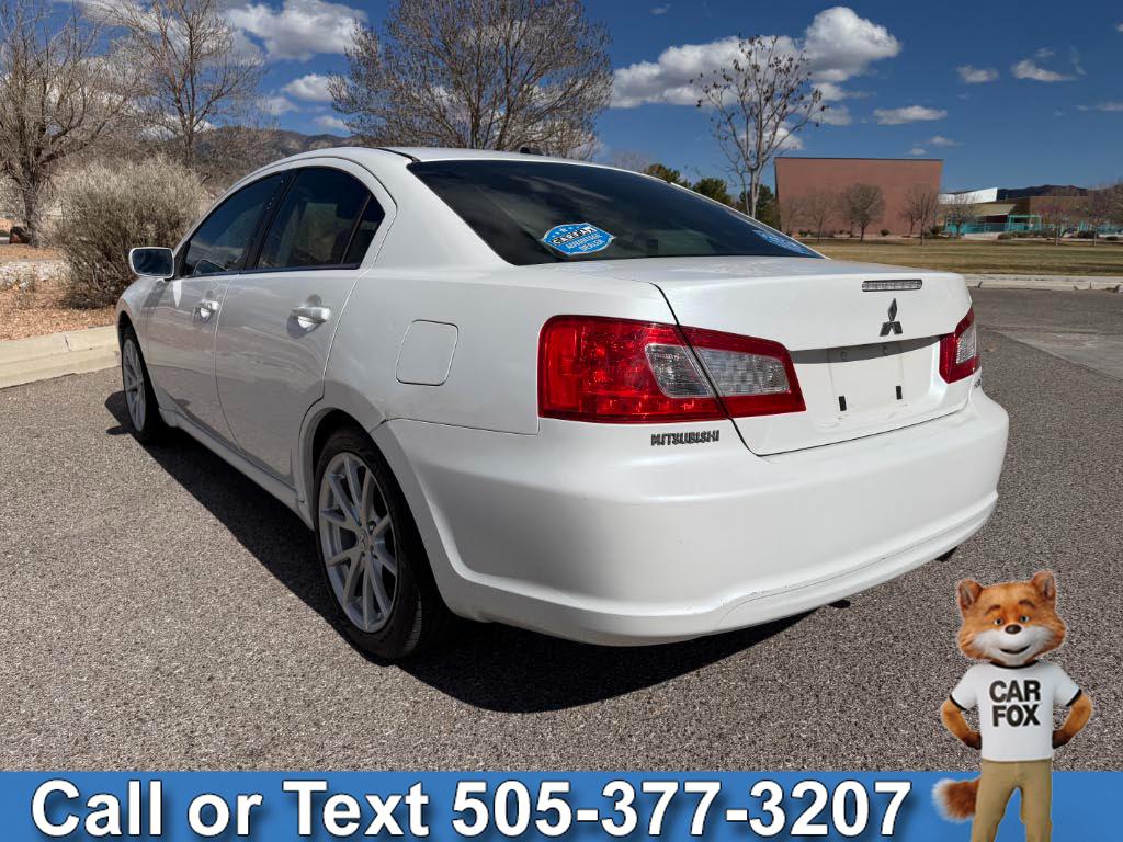 Mitsubishi Galant ES 2011