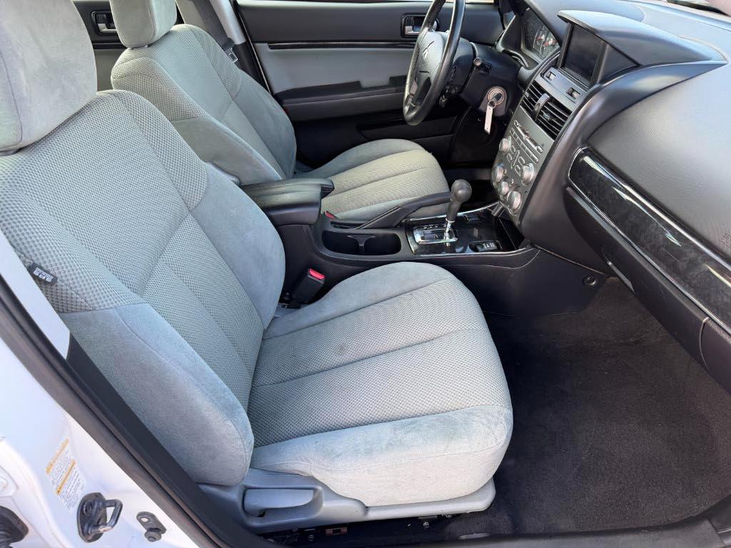 Mitsubishi Galant ES 2011