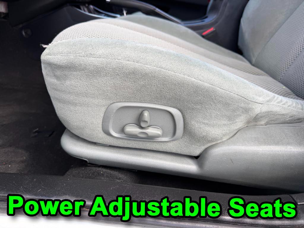 Mitsubishi Galant ES 2011