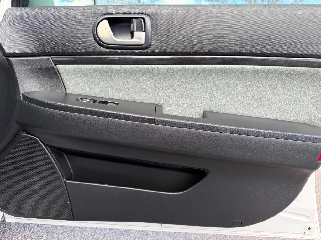 Mitsubishi Galant ES 2011