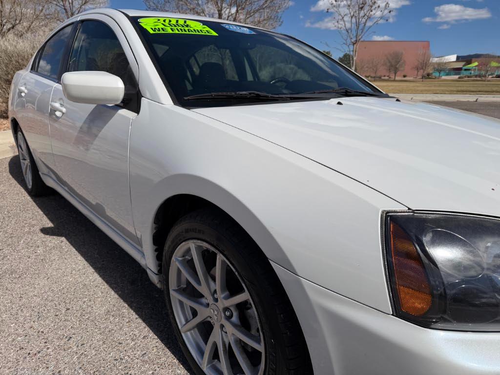 Mitsubishi Galant ES 2011