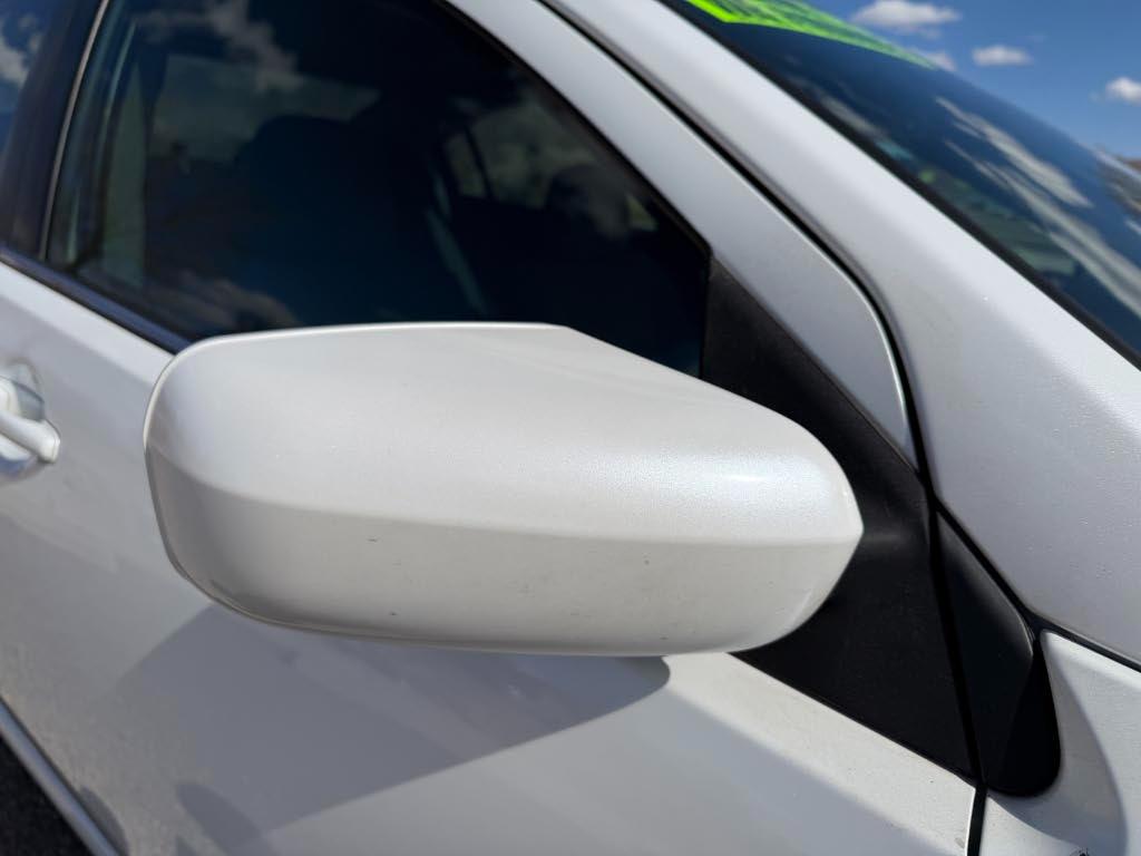 Mitsubishi Galant ES 2011