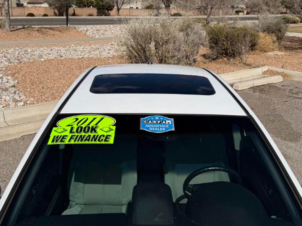 Mitsubishi Galant ES 2011