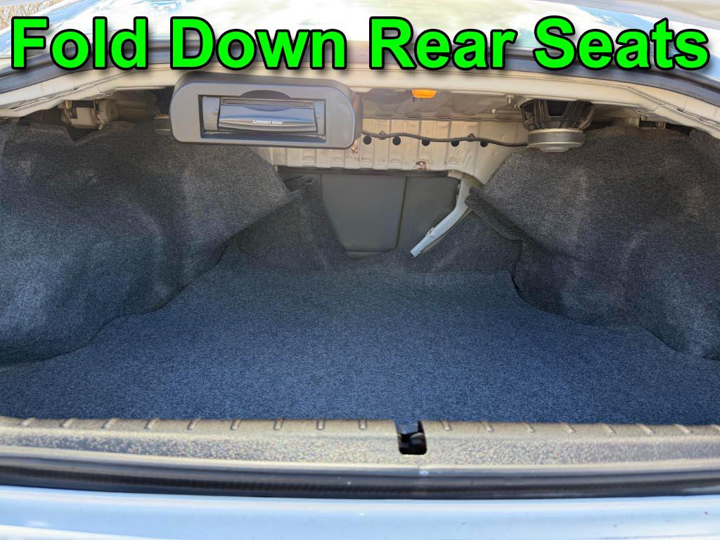 Mitsubishi Galant ES 2011