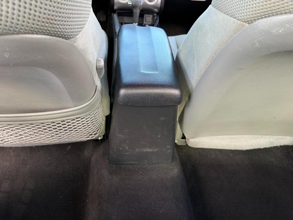 Mitsubishi Galant ES 2011