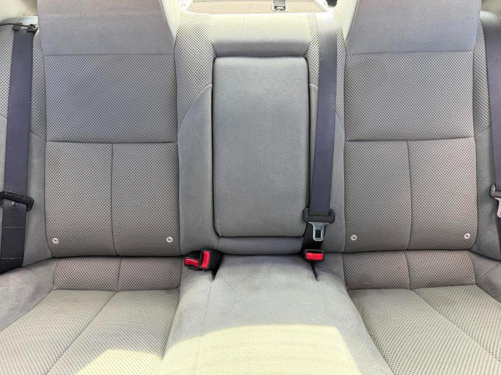 Mitsubishi Galant ES 2011