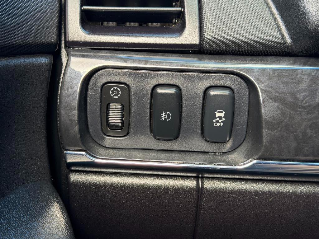 Mitsubishi Galant ES 2011