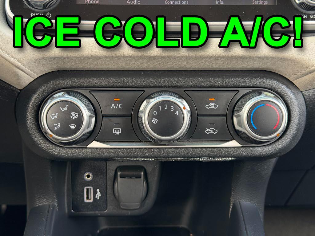 Nissan Versa SV 2021