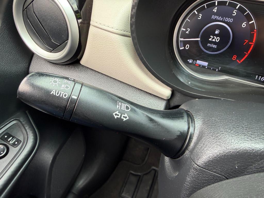 Nissan Versa SV 2021