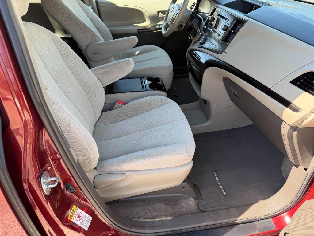 Toyota Sienna  2014