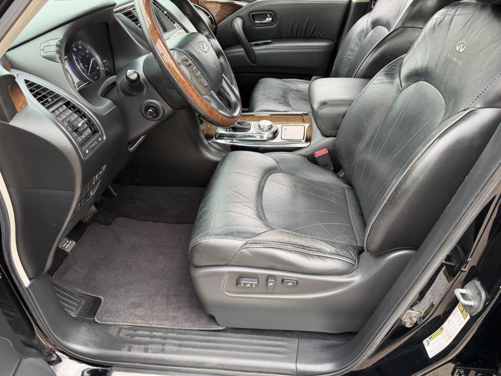 Infiniti QX56  2012