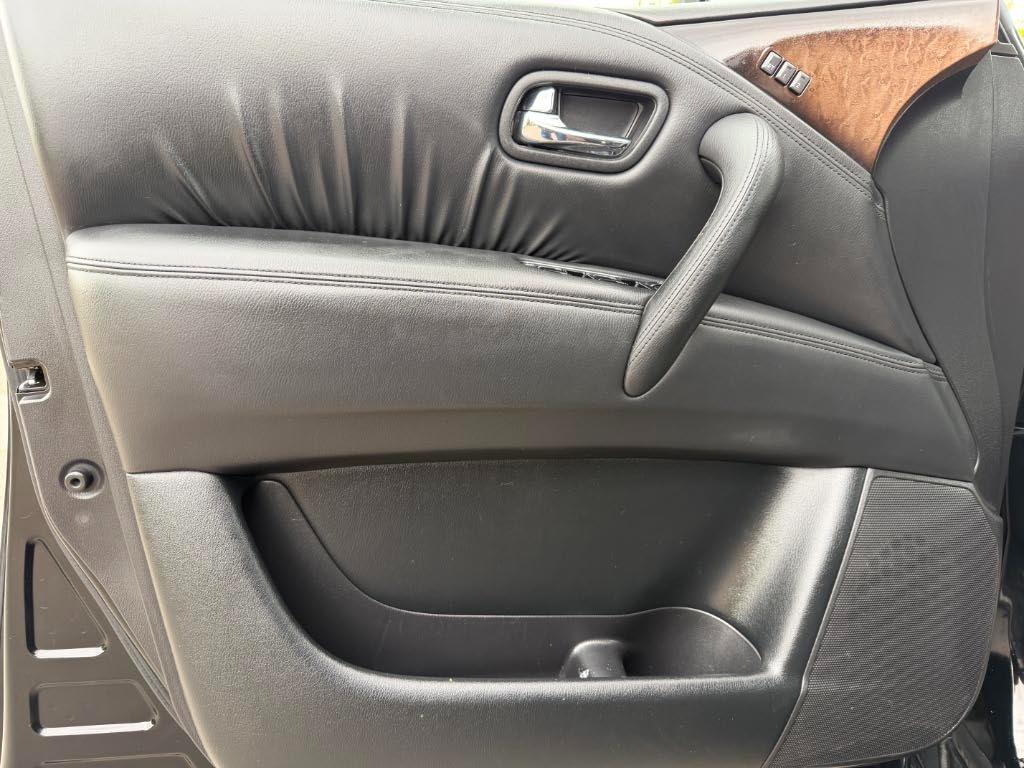 Infiniti QX56  2012