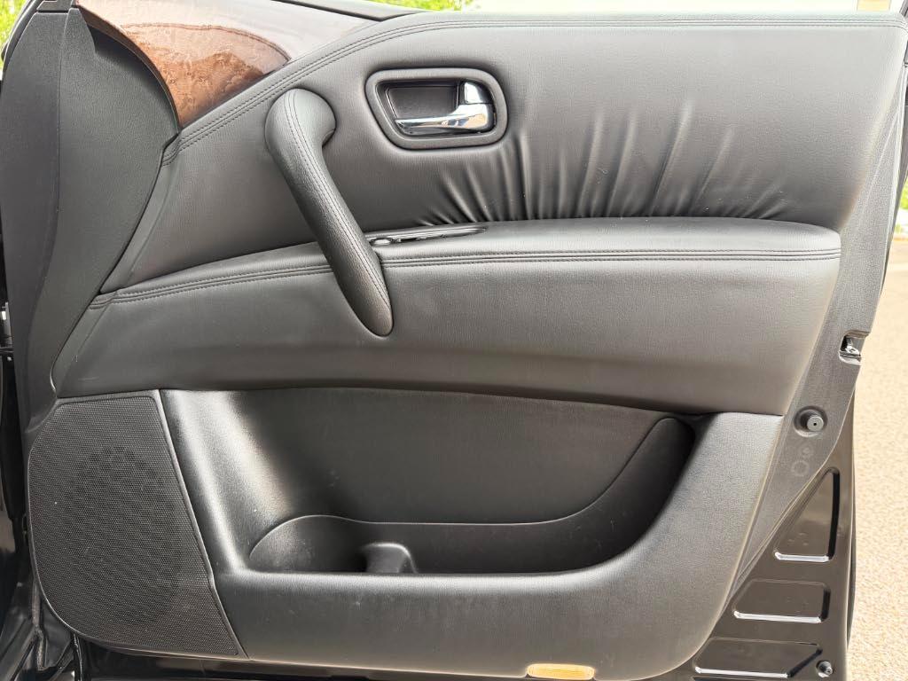 Infiniti QX56  2012