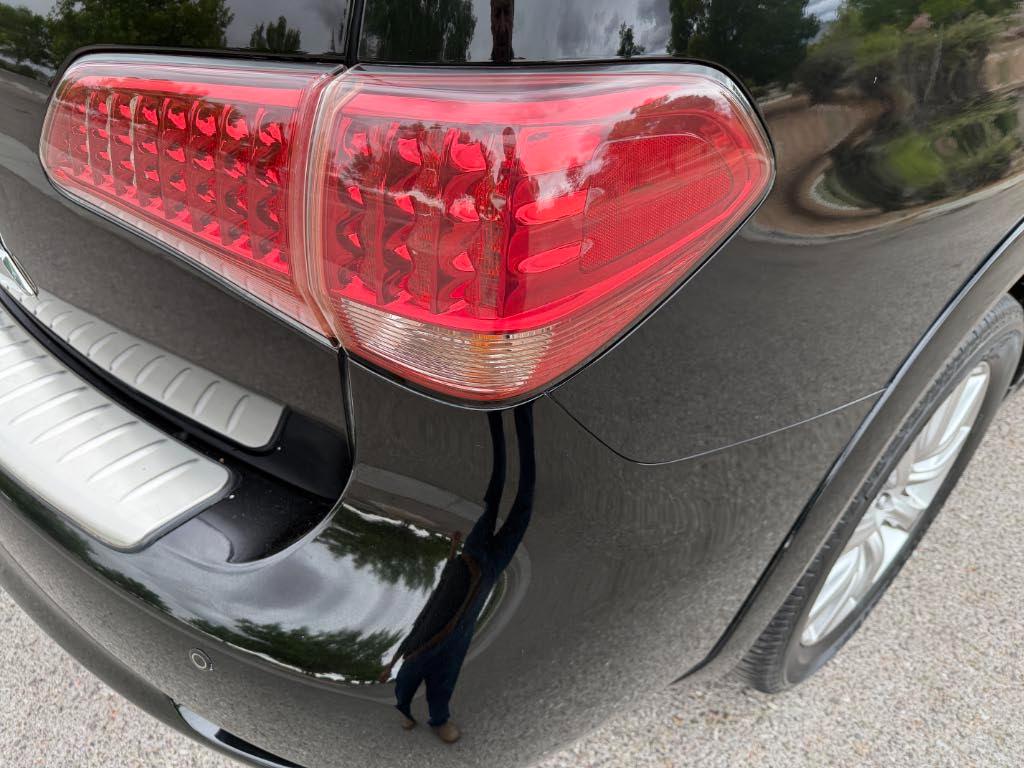 Infiniti QX56  2012