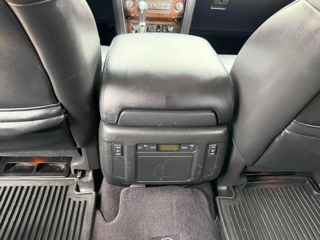Infiniti QX56  2012
