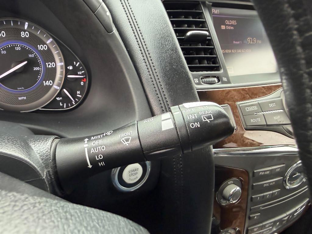 Infiniti QX56  2012