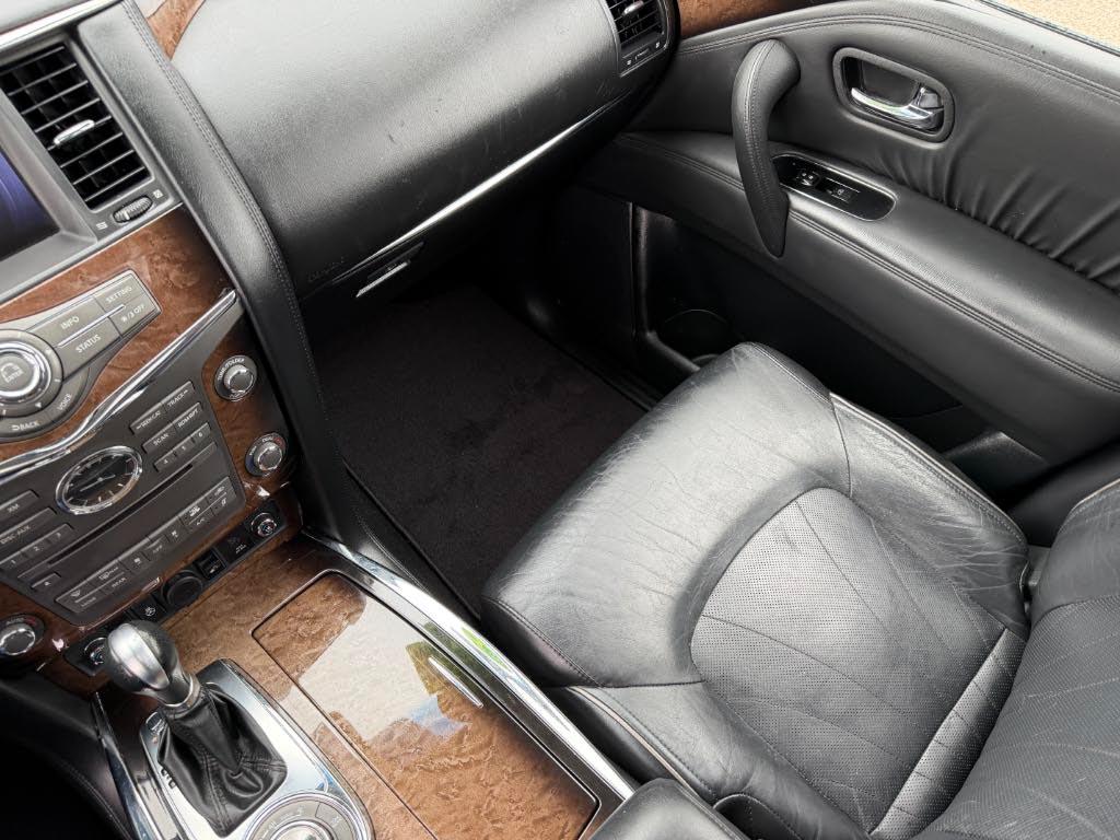Infiniti QX56  2012
