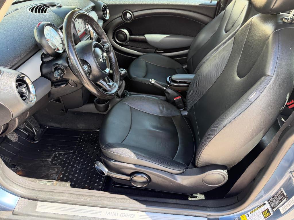 MINI Cooper 3-Door 2011