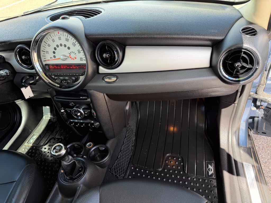 MINI Cooper 3-Door 2011