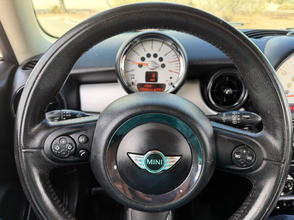 MINI Cooper 3-Door 2011