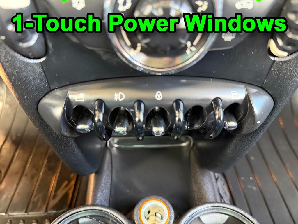 MINI Cooper 3-Door 2011